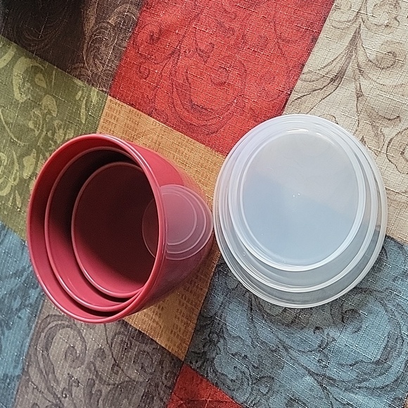 Stackable nesting measuring cups - Picture 3 of 3